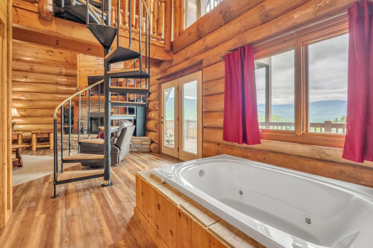 Sky Views - Panoramic Views Cabin Гетлинбург Екстериор снимка