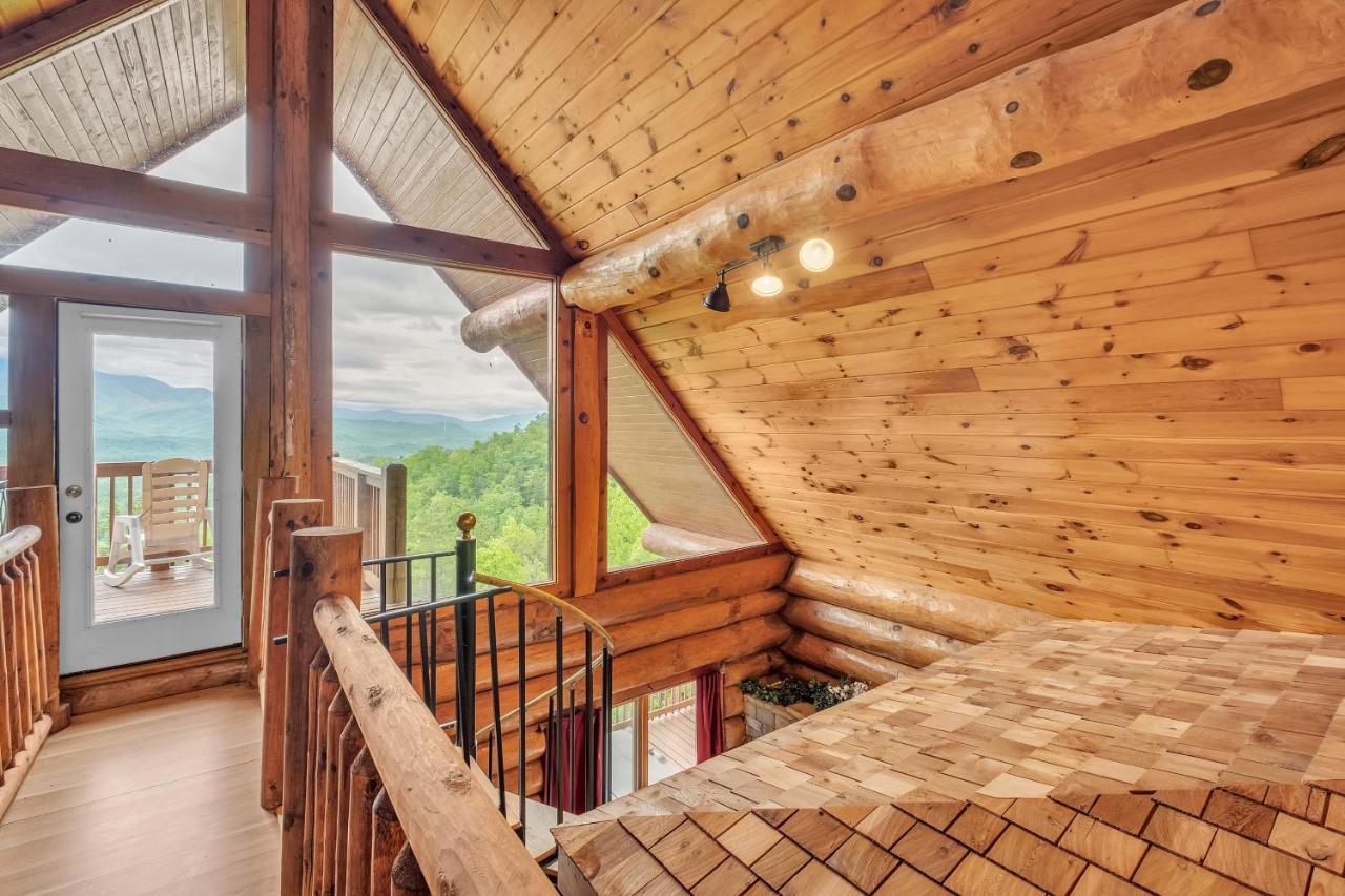 Sky Views - Panoramic Views Cabin Гетлинбург Екстериор снимка